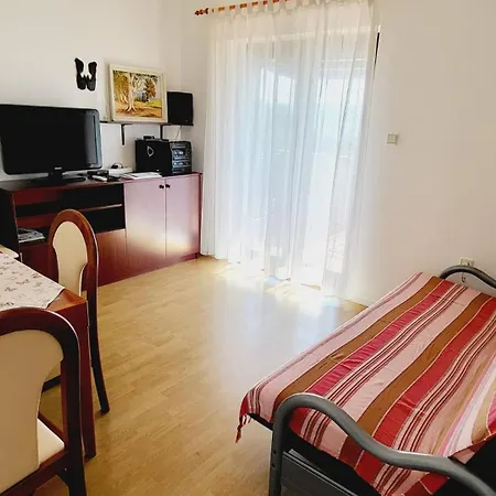 Apartment With A Parking Space Njivice, Krk - 21763 Njivice