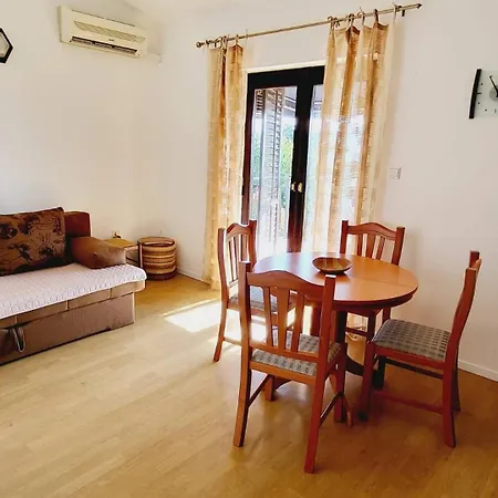 With A Parking Space Njivice, Krk - 21763 Apartment Njivice