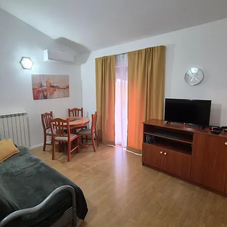 With Parking Space Njivice, Krk - 21763 Apartamento Njivice