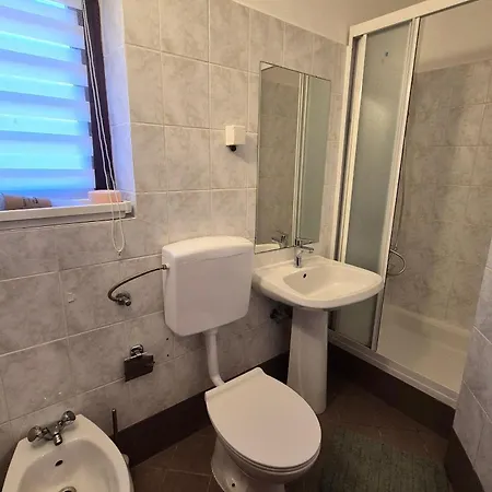 Apartamento With Parking Space Njivice, Krk - 21763 *