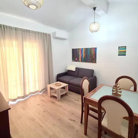 Apartamento With Parking Space Njivice, Krk - 21763 *